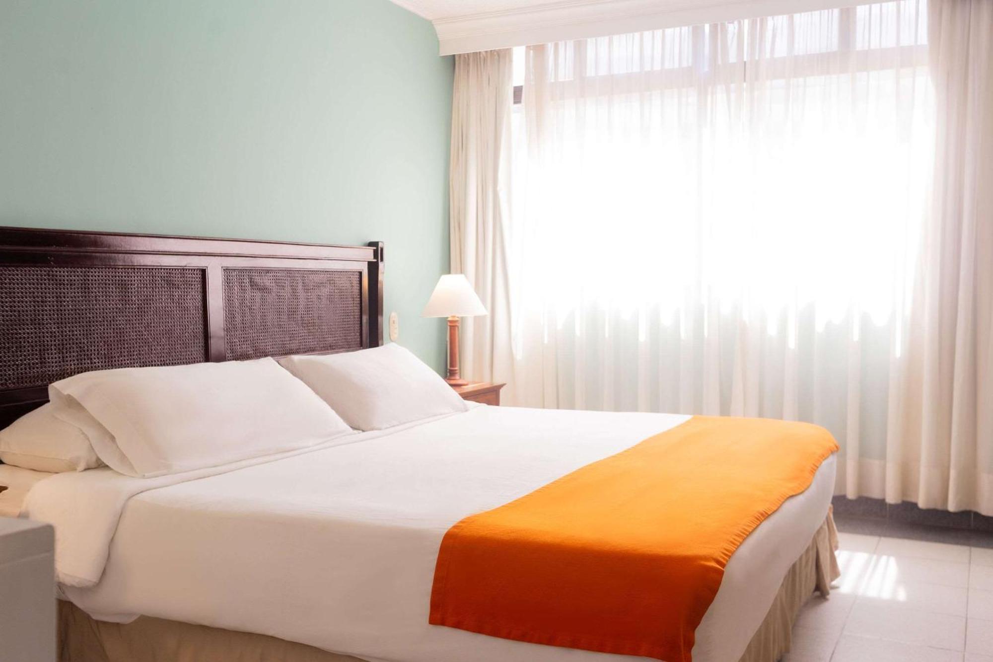Hotel Faranda Express Puerta Del Sol Barranquilla, A Member Of Radisson Individuals Barranquilla  Exterior foto